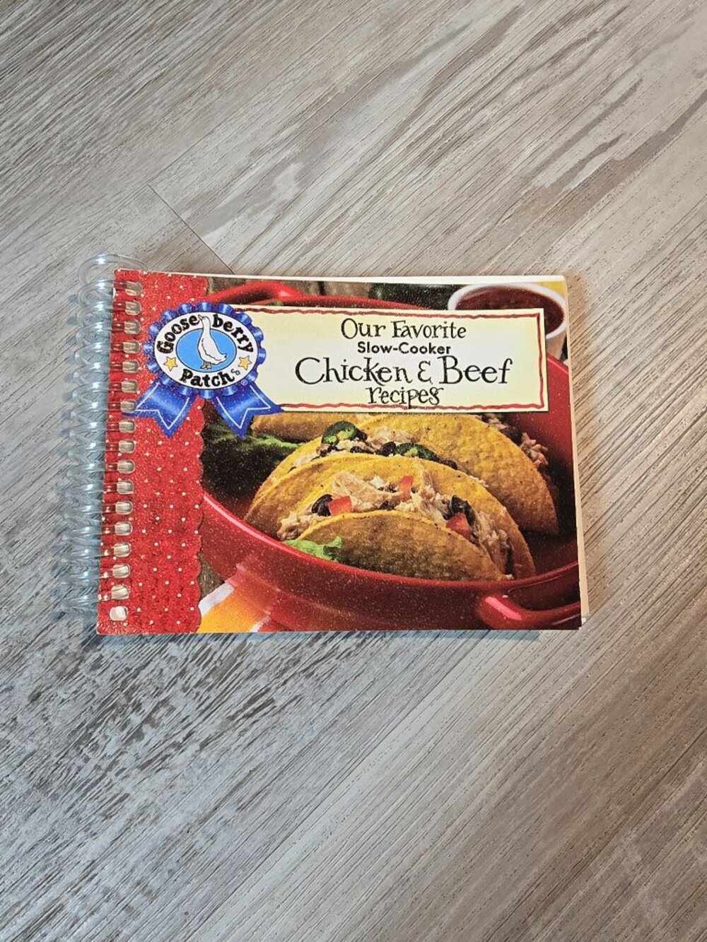 Gooseberry Patch Our Favorite Slow-Cooker Chicken & Beef Cookbook
